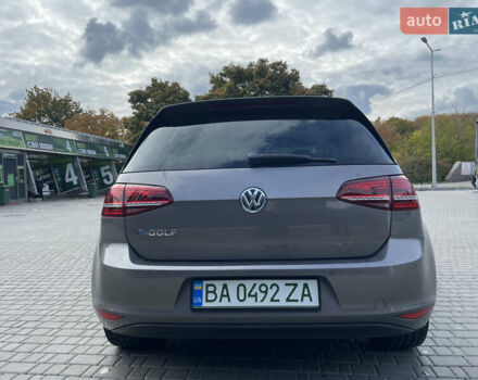 Фольксваген e-Golf 2015 в Кропивницком (Кировограде) на Automoto.ua Серый Фольксваген e-Golf, объемом двигателя 0 л и пробегом 131 тыс. км за 8800 $, фото 8 на Automoto.ua