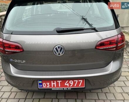 Серый Фольксваген e-Golf, объемом двигателя 0 л и пробегом 90 тыс. км за 8000 $, фото 1 на Automoto.ua