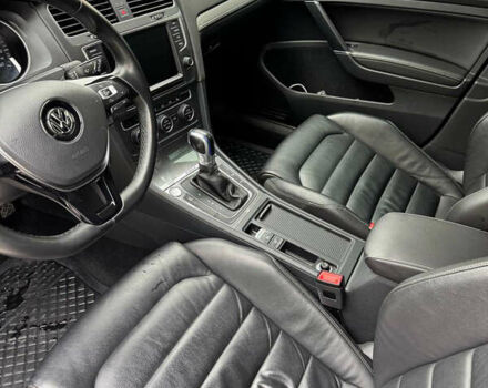 Серый Фольксваген e-Golf, объемом двигателя 0 л и пробегом 97 тыс. км за 13000 $, фото 2 на Automoto.ua