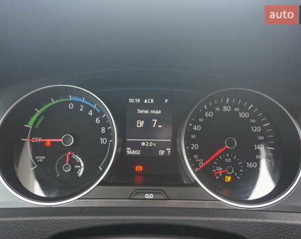 Серый Фольксваген e-Golf, объемом двигателя 0 л и пробегом 96 тыс. км за 8500 $, фото 31 на Automoto.ua