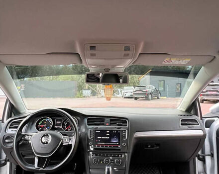 Серый Фольксваген e-Golf, объемом двигателя 0 л и пробегом 130 тыс. км за 8999 $, фото 28 на Automoto.ua