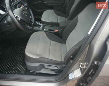 Серый Фольксваген e-Golf, объемом двигателя 0 л и пробегом 96 тыс. км за 8500 $, фото 27 на Automoto.ua