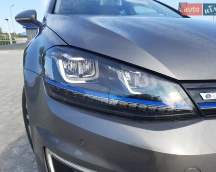 Серый Фольксваген e-Golf, объемом двигателя 0 л и пробегом 95 тыс. км за 10900 $, фото 6 на Automoto.ua
