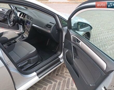 Серый Фольксваген e-Golf, объемом двигателя 0 л и пробегом 140 тыс. км за 11000 $, фото 18 на Automoto.ua