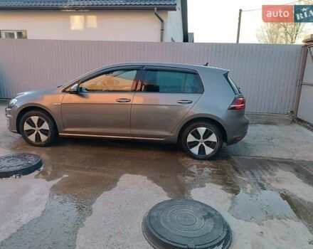 Серый Фольксваген e-Golf, объемом двигателя 0 л и пробегом 136 тыс. км за 10000 $, фото 4 на Automoto.ua