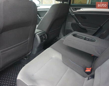 Серый Фольксваген e-Golf, объемом двигателя 0 л и пробегом 96 тыс. км за 8500 $, фото 44 на Automoto.ua