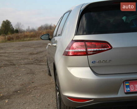 Серый Фольксваген e-Golf, объемом двигателя 0 л и пробегом 162 тыс. км за 8499 $, фото 46 на Automoto.ua