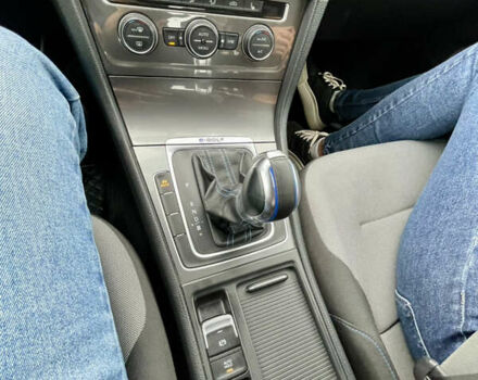 Серый Фольксваген e-Golf, объемом двигателя 0 л и пробегом 137 тыс. км за 8999 $, фото 16 на Automoto.ua
