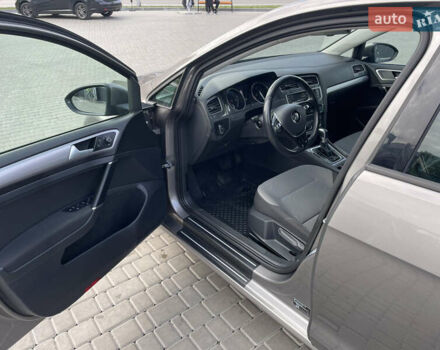 Фольксваген e-Golf 2015 в Кропивницком (Кировограде) на Automoto.ua Серый Фольксваген e-Golf, объемом двигателя 0 л и пробегом 131 тыс. км за 8800 $, фото 9 на Automoto.ua