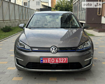 Серый Фольксваген e-Golf, объемом двигателя 0 л и пробегом 105 тыс. км за 9333 $, фото 25 на Automoto.ua