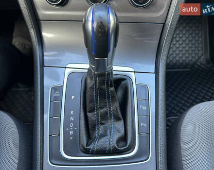 Серый Фольксваген e-Golf, объемом двигателя 0 л и пробегом 60 тыс. км за 9463 $, фото 24 на Automoto.ua