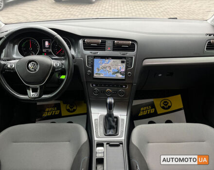 Серый Фольксваген e-Golf, объемом двигателя 24 л и пробегом 128 тыс. км за 10500 $, фото 15 на Automoto.ua