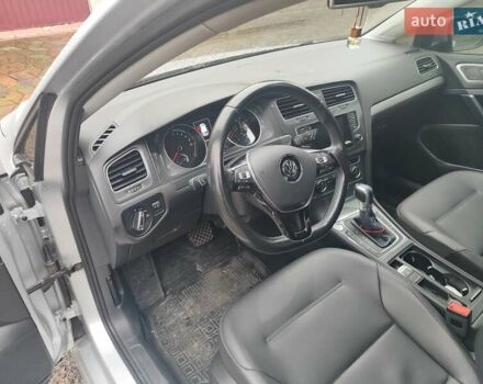 Серый Фольксваген e-Golf, объемом двигателя 0 л и пробегом 99 тыс. км за 10000 $, фото 3 на Automoto.ua