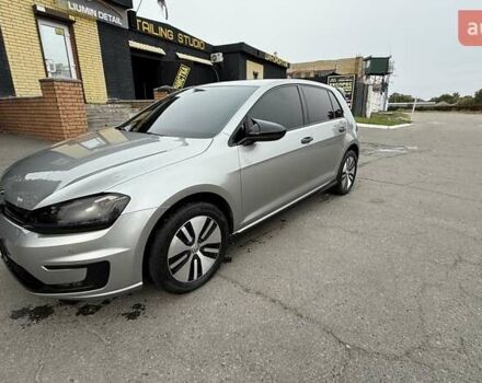 Серый Фольксваген e-Golf, объемом двигателя 0 л и пробегом 135 тыс. км за 10000 $, фото 1 на Automoto.ua