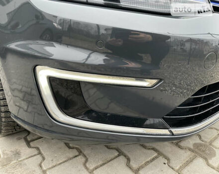 Сірий Фольксваген e-Golf, об'ємом двигуна 0 л та пробігом 58 тис. км за 16750 $, фото 24 на Automoto.ua