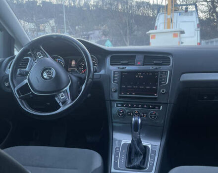 Серый Фольксваген e-Golf, объемом двигателя 0 л и пробегом 92 тыс. км за 9500 $, фото 7 на Automoto.ua