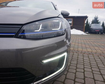 Серый Фольксваген e-Golf, объемом двигателя 0 л и пробегом 96 тыс. км за 8500 $, фото 21 на Automoto.ua