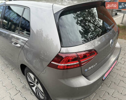 Серый Фольксваген e-Golf, объемом двигателя 0 л и пробегом 99 тыс. км за 9490 $, фото 30 на Automoto.ua