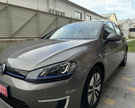 Серый Фольксваген e-Golf, объемом двигателя 0 л и пробегом 105 тыс. км за 9333 $, фото 9 на Automoto.ua