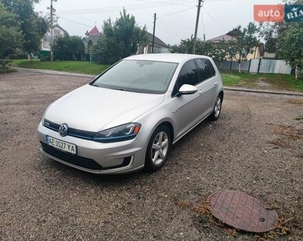 Серый Фольксваген e-Golf, объемом двигателя 0 л и пробегом 99 тыс. км за 10000 $, фото 5 на Automoto.ua