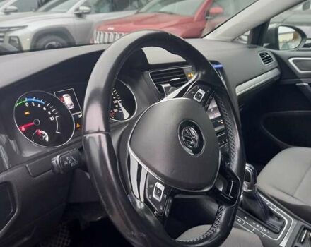 Серый Фольксваген e-Golf, объемом двигателя 0 л и пробегом 97 тыс. км за 10300 $, фото 18 на Automoto.ua