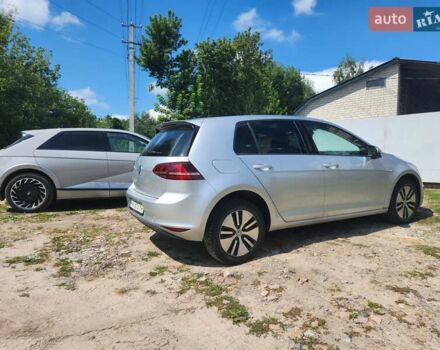 Серый Фольксваген e-Golf, объемом двигателя 0 л и пробегом 140 тыс. км за 11000 $, фото 4 на Automoto.ua