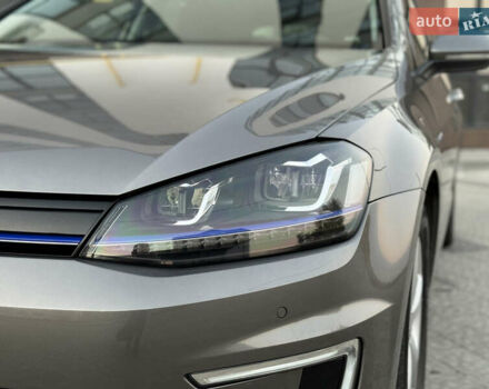 Сірий Фольксваген e-Golf, об'ємом двигуна 0 л та пробігом 106 тис. км за 10000 $, фото 12 на Automoto.ua