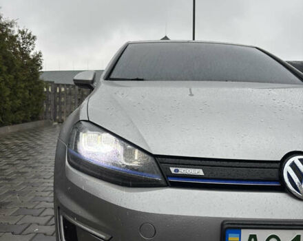Серый Фольксваген e-Golf, объемом двигателя 0 л и пробегом 129 тыс. км за 10300 $, фото 1 на Automoto.ua
