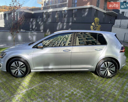 Серый Фольксваген e-Golf, объемом двигателя 0 л и пробегом 98 тыс. км за 8750 $, фото 10 на Automoto.ua