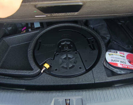 Серый Фольксваген e-Golf, объемом двигателя 0 л и пробегом 80 тыс. км за 8900 $, фото 9 на Automoto.ua