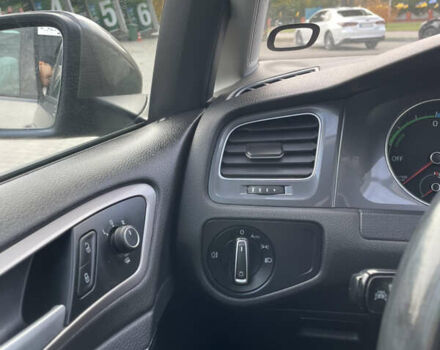 Фольксваген e-Golf 2015 в Кропивницком (Кировограде) на Automoto.ua Серый Фольксваген e-Golf, объемом двигателя 0 л и пробегом 131 тыс. км за 8800 $, фото 17 на Automoto.ua