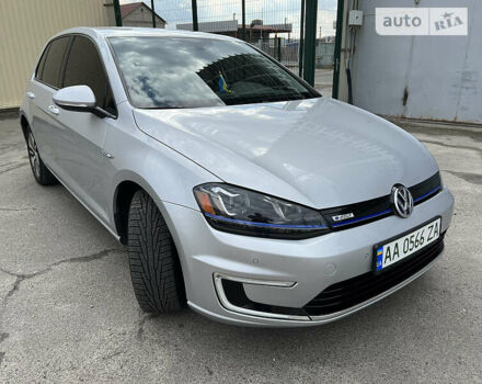 Серый Фольксваген e-Golf, объемом двигателя 0 л и пробегом 104 тыс. км за 15500 $, фото 7 на Automoto.ua