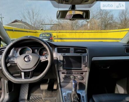 Серый Фольксваген e-Golf, объемом двигателя 0 л и пробегом 145 тыс. км за 10200 $, фото 7 на Automoto.ua