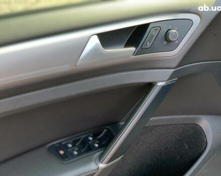 Серый Фольксваген e-Golf, объемом двигателя 0 л и пробегом 111 тыс. км за 9790 $, фото 19 на Automoto.ua