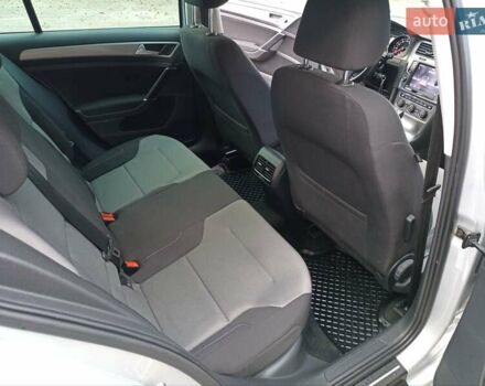 Серый Фольксваген e-Golf, объемом двигателя 0 л и пробегом 140 тыс. км за 11000 $, фото 15 на Automoto.ua