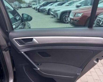 Серый Фольксваген e-Golf, объемом двигателя 0 л и пробегом 97 тыс. км за 10300 $, фото 25 на Automoto.ua