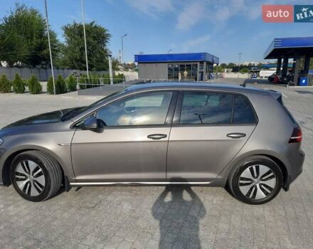 Серый Фольксваген e-Golf, объемом двигателя 0 л и пробегом 95 тыс. км за 10900 $, фото 32 на Automoto.ua