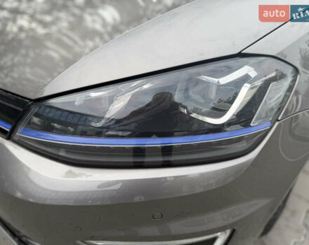 Серый Фольксваген e-Golf, объемом двигателя 0 л и пробегом 99 тыс. км за 9490 $, фото 18 на Automoto.ua