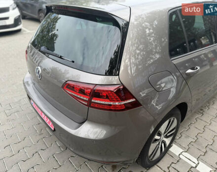 Серый Фольксваген e-Golf, объемом двигателя 0 л и пробегом 99 тыс. км за 9490 $, фото 29 на Automoto.ua