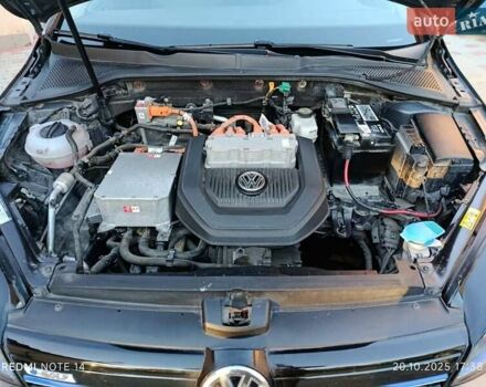 Серый Фольксваген e-Golf, объемом двигателя 0 л и пробегом 136 тыс. км за 7750 $, фото 1 на Automoto.ua