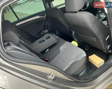 Серый Фольксваген e-Golf, объемом двигателя 0 л и пробегом 169 тыс. км за 7400 $, фото 12 на Automoto.ua