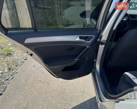 Серый Фольксваген e-Golf, объемом двигателя 0 л и пробегом 76 тыс. км за 9500 $, фото 13 на Automoto.ua