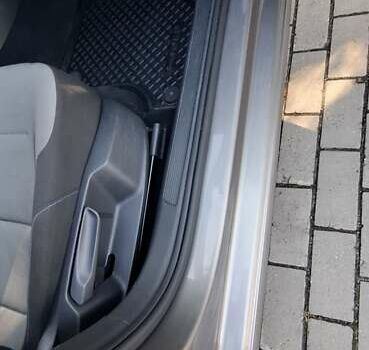 Серый Фольксваген e-Golf, объемом двигателя 0 л и пробегом 158 тыс. км за 8000 $, фото 25 на Automoto.ua