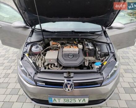 Серый Фольксваген e-Golf, объемом двигателя 0 л и пробегом 135 тыс. км за 8999 $, фото 19 на Automoto.ua