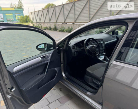 Серый Фольксваген e-Golf, объемом двигателя 0 л и пробегом 105 тыс. км за 9333 $, фото 17 на Automoto.ua