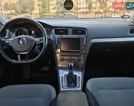 Серый Фольксваген e-Golf, объемом двигателя 0 л и пробегом 150 тыс. км за 9800 $, фото 13 на Automoto.ua