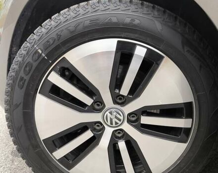 Сірий Фольксваген e-Golf, об'ємом двигуна 0 л та пробігом 104 тис. км за 9300 $, фото 11 на Automoto.ua