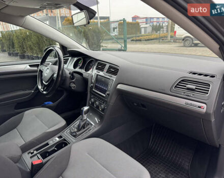 Серый Фольксваген e-Golf, объемом двигателя 0 л и пробегом 136 тыс. км за 7600 $, фото 12 на Automoto.ua