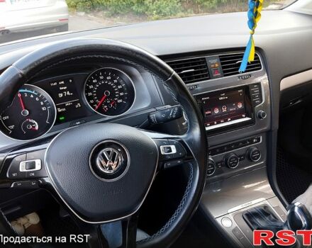 Серый Фольксваген e-Golf, объемом двигателя 0 л и пробегом 88 тыс. км за 12700 $, фото 11 на Automoto.ua