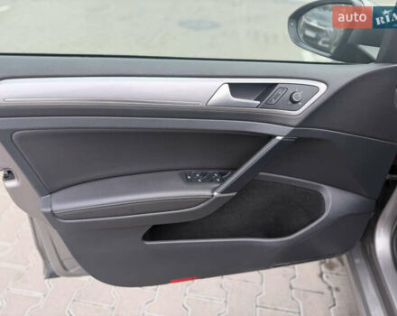 Серый Фольксваген e-Golf, объемом двигателя 0 л и пробегом 99 тыс. км за 9490 $, фото 54 на Automoto.ua